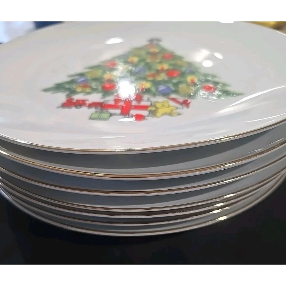 Jamestown China Christmas Tree Themed Gold‎ Rim Dinner Plate Set of 7